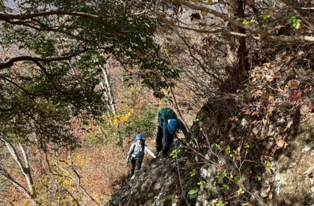奥久慈男体山の鎖場